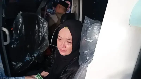 Ibunda Ungkap Kronologi Gustiwiw Meninggal Dunia: Denyut Nadi Tak Terdeteksi di Kamar Mandi, Dunia Hiburan Berduka